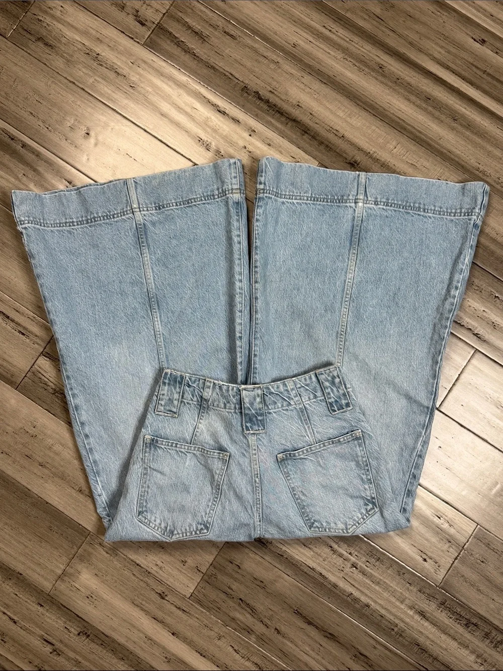 FREE PEOPLE WE THE FREE SHEER LUCK CROPPED WIDE LEG JEANS SIZE 26 LIGHT WASH